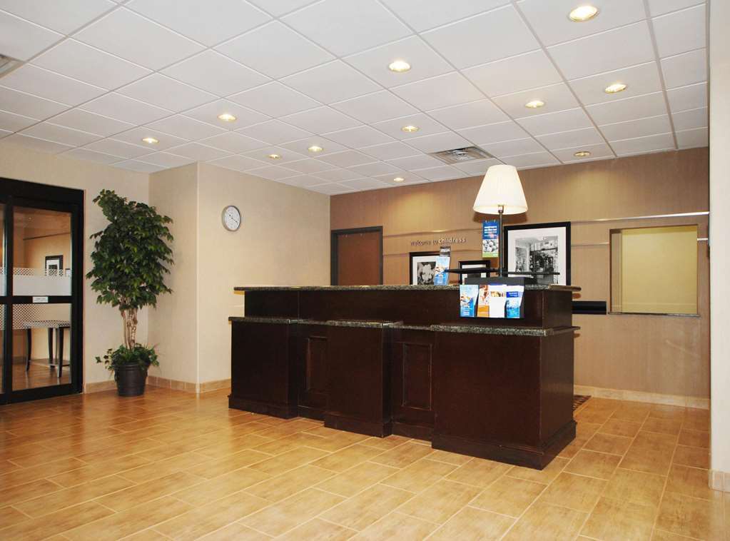 Hampton Inn & Suites Childress Interior photo