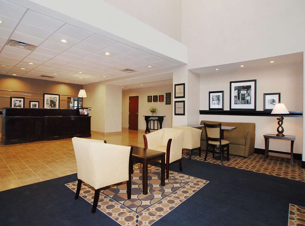 Hampton Inn & Suites Childress Interior photo